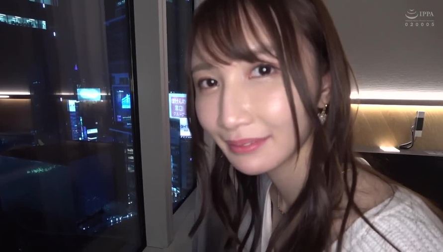 惹火正妹背著女友玩火！高顏值美女「翹臀美乳」偷情悄悄進行中！